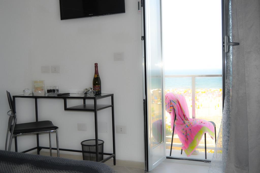 Sottosopra Bed & Breakfast Margherita Di Savoia Eksteriør bilde